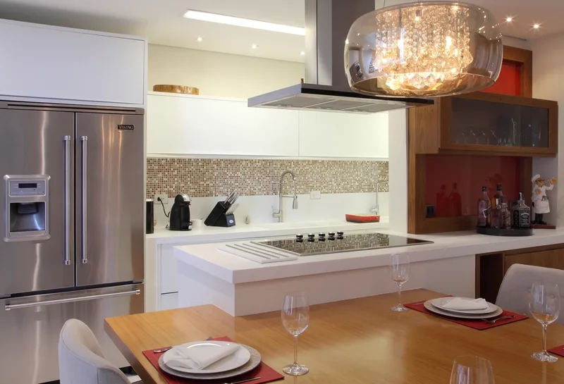 Cozinha — Casa reformada com 2 suítes no Parque Estoril