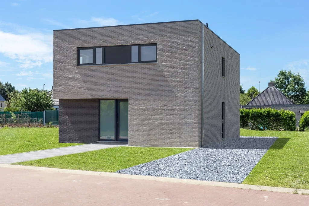 Fachada — Casa de alto padrão com 2 suítes no Village Provence