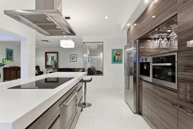 Cozinha — Apartamento iluminado de 1 quarto no Residencial Setsul II